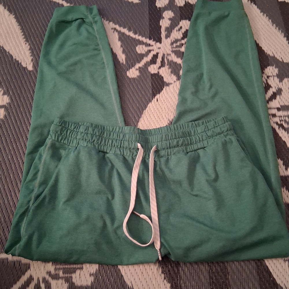Vuori Performance Joggers Medium - Picture 3 of 6